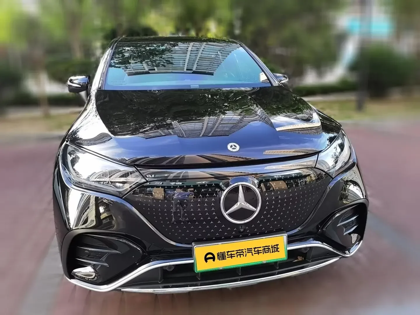 Mercedes-Benz EQE SUV