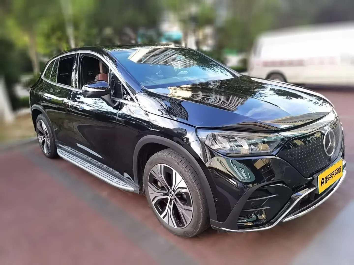 Mercedes-Benz EQE SUV
