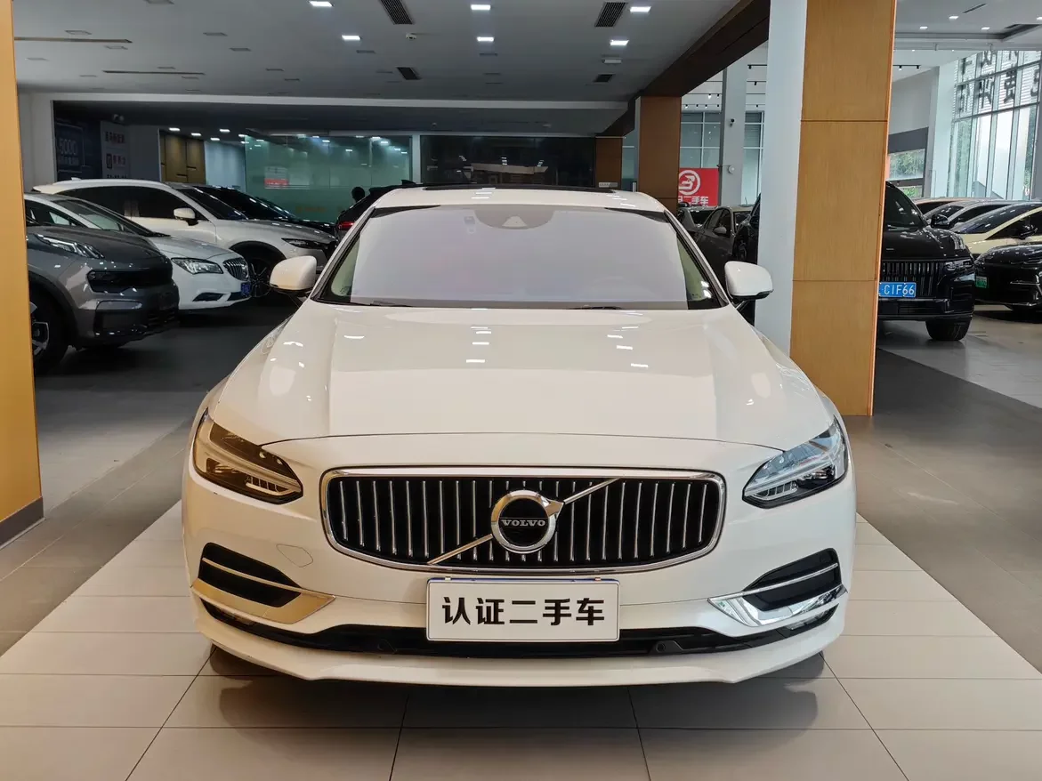 Volvo S90