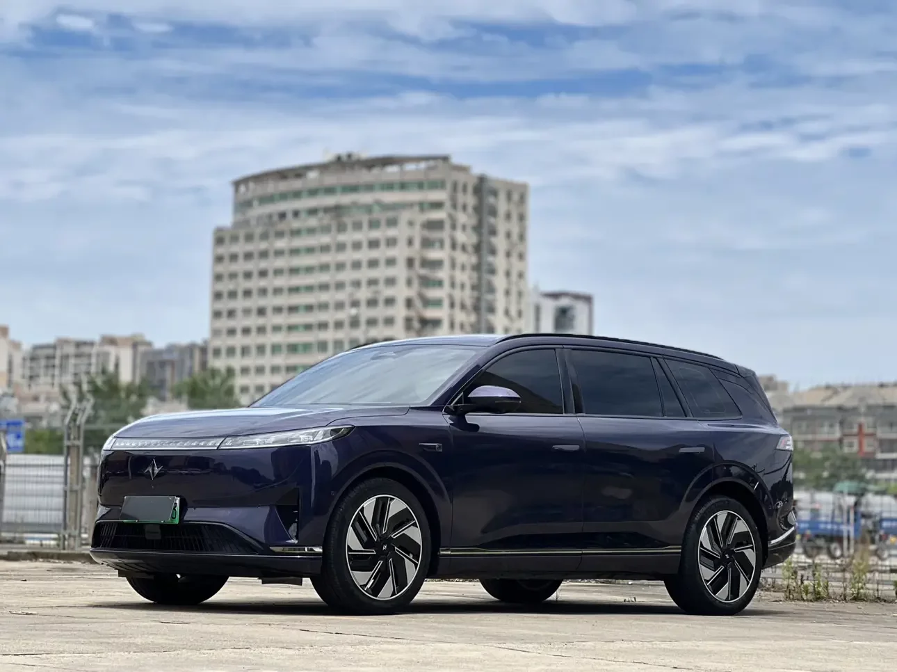 Dongfeng Yipai 008  из Китая