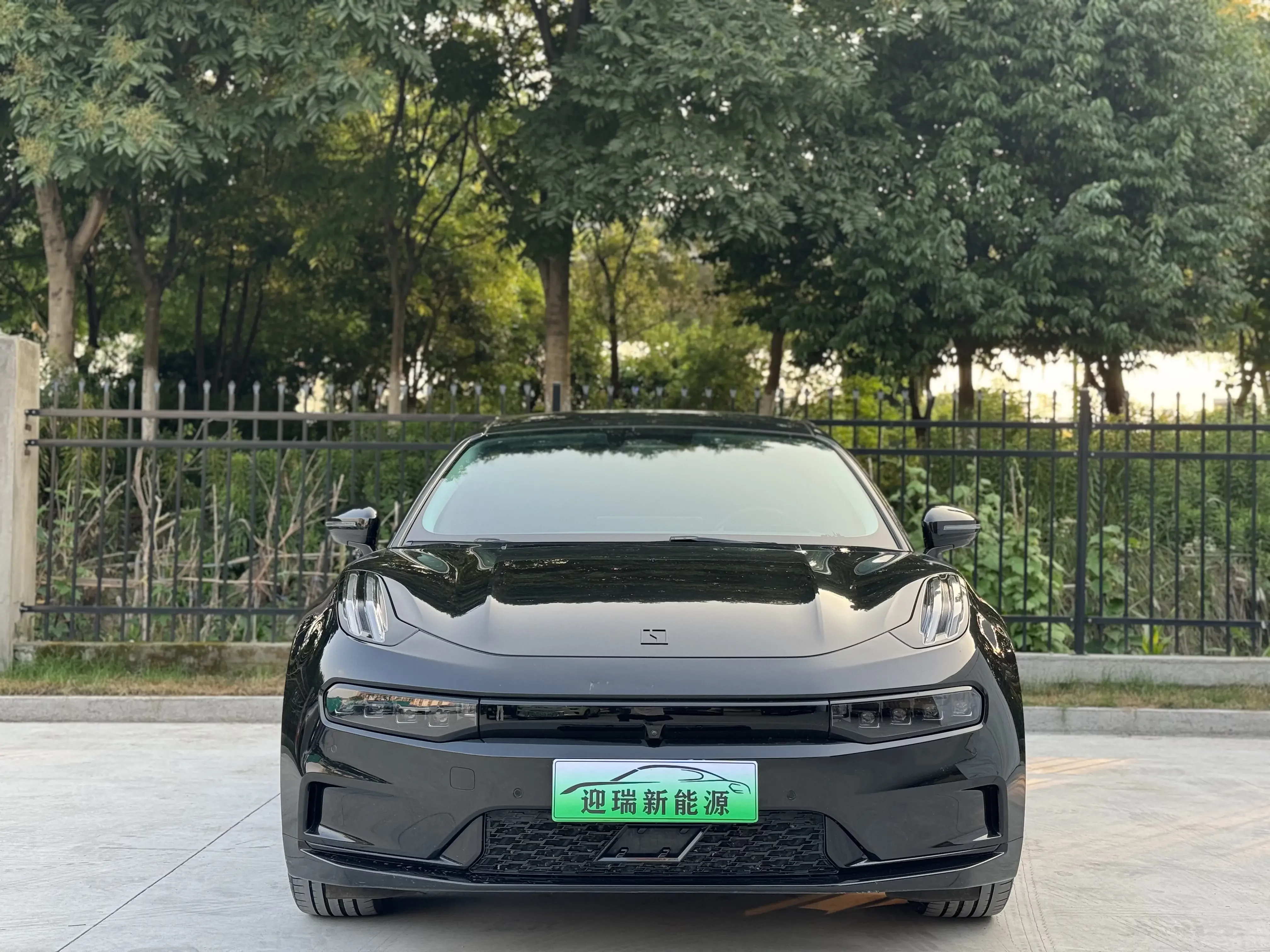 ZEEKR 001