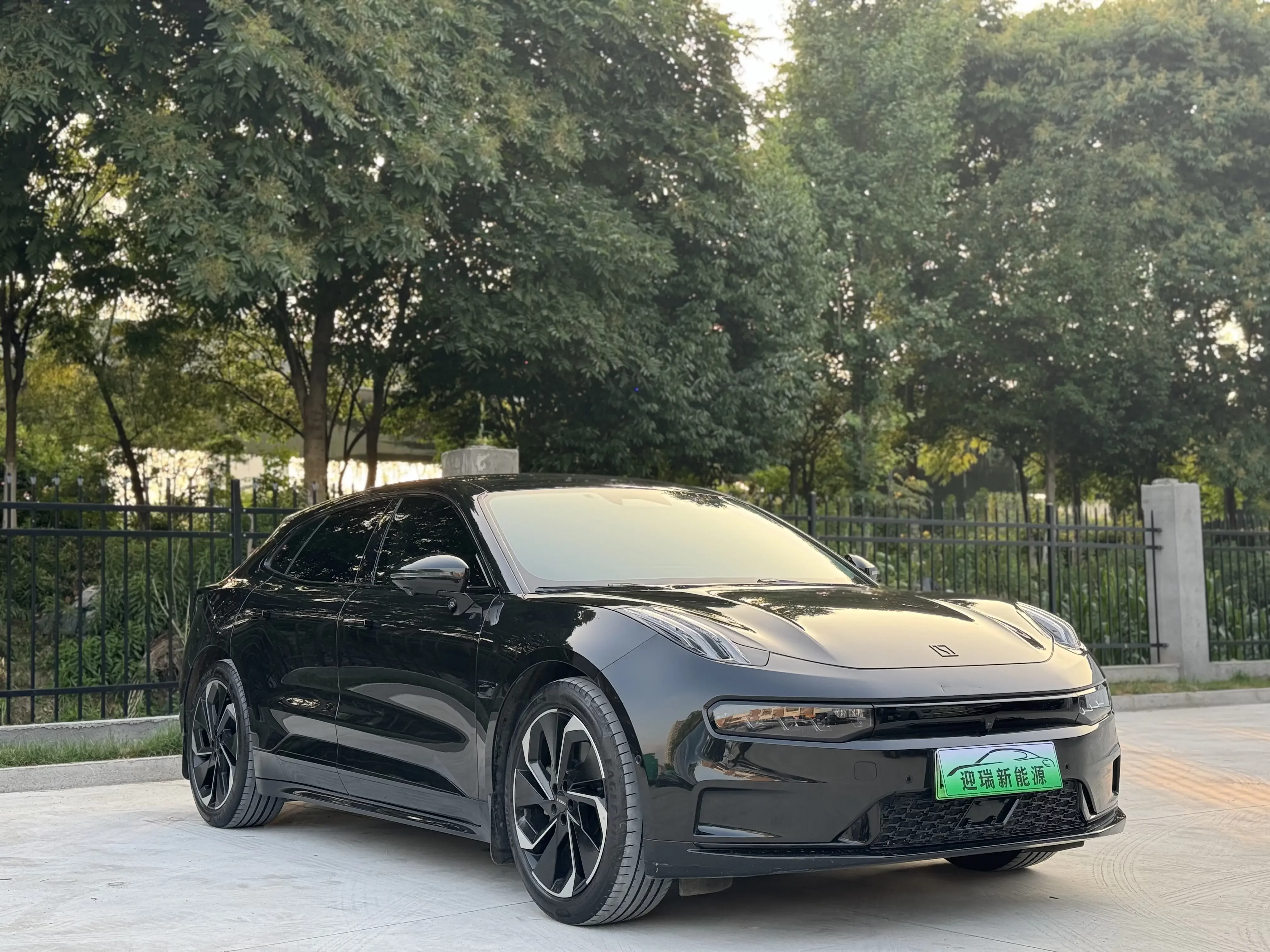 ZEEKR 001