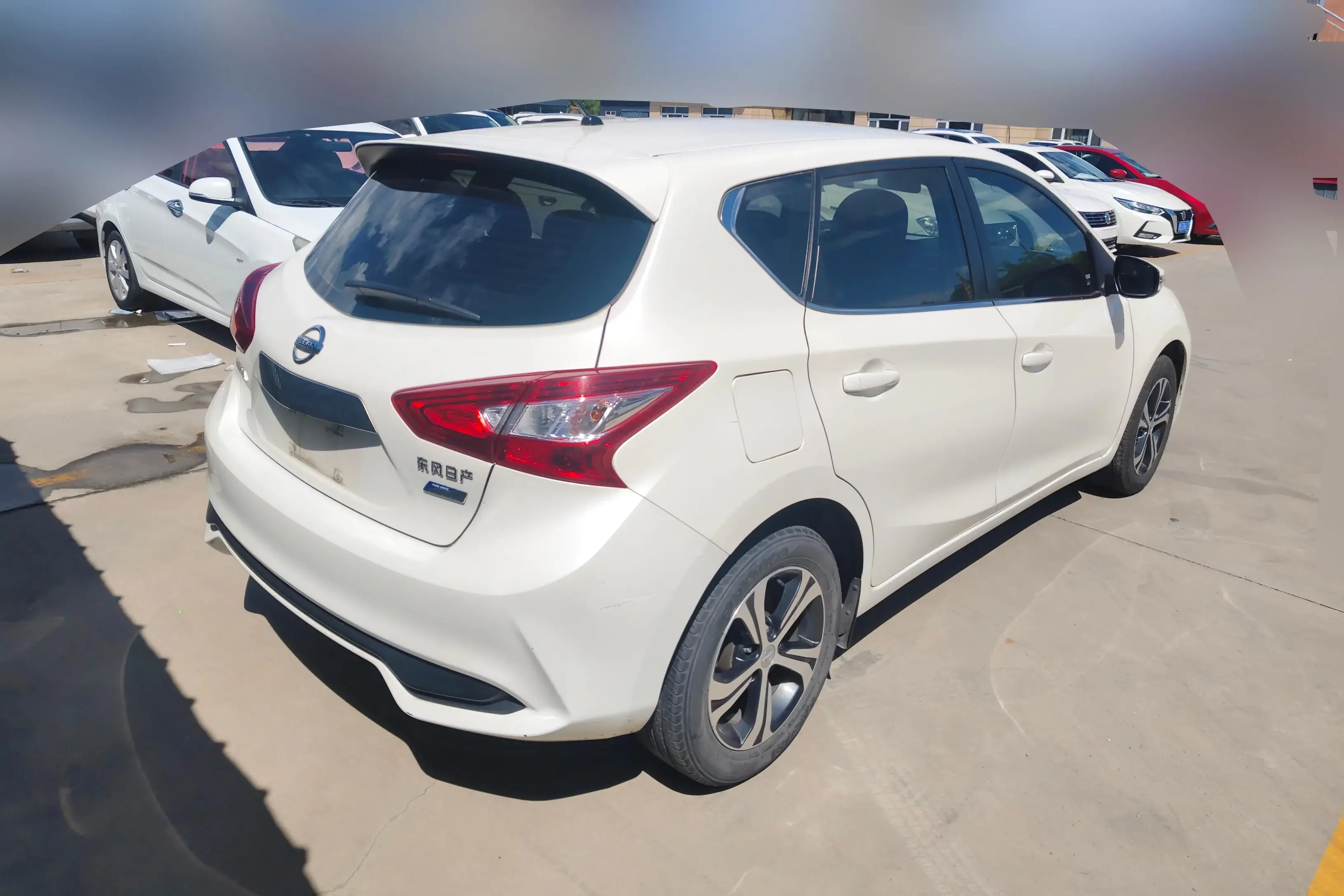 Nissan Tiida