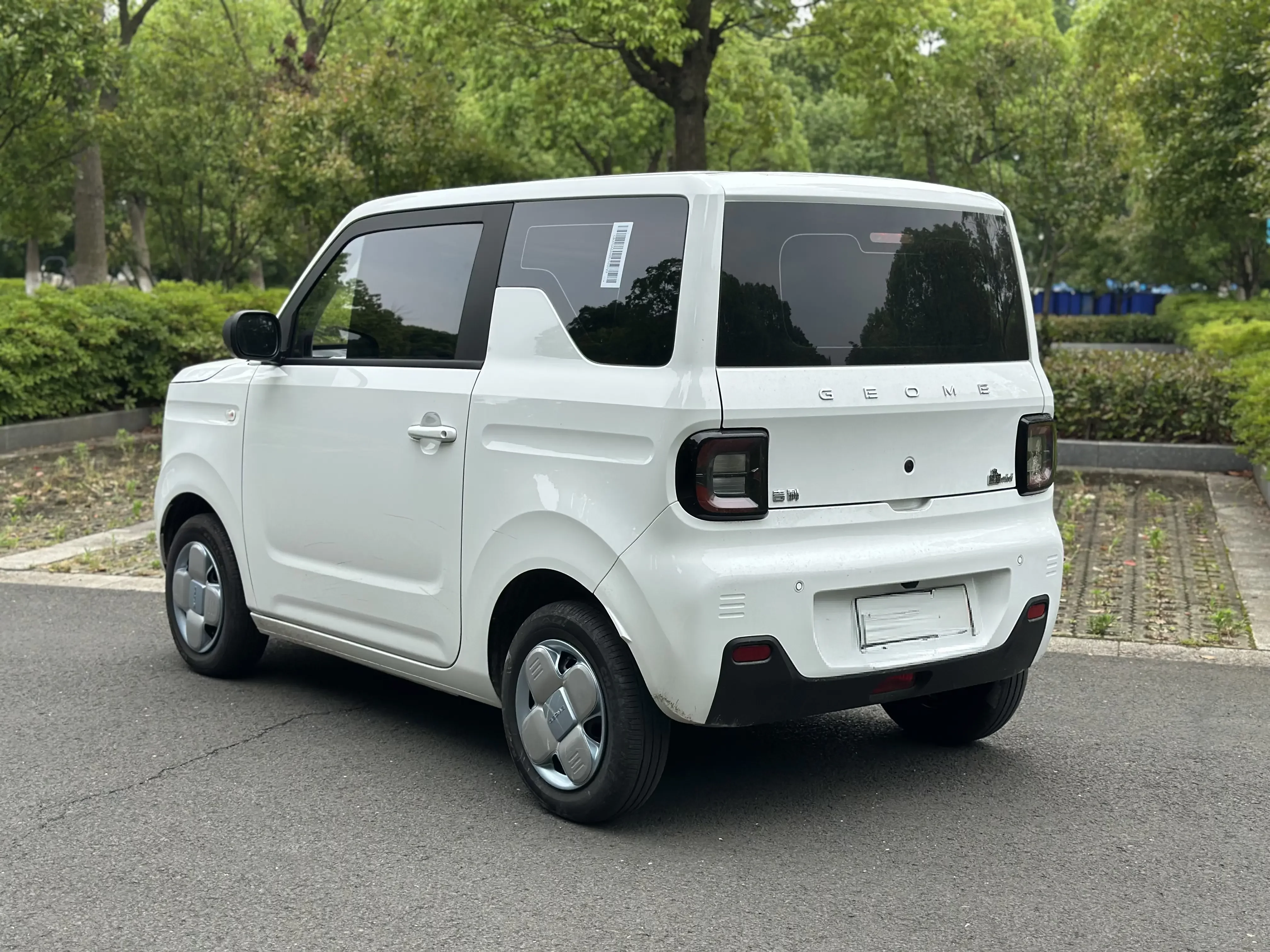 Geely panda