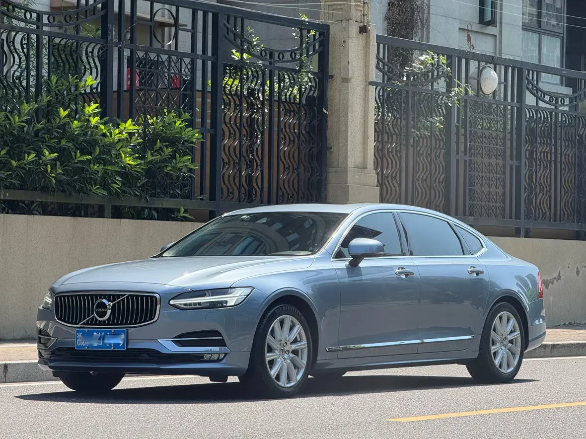 Volvo S90