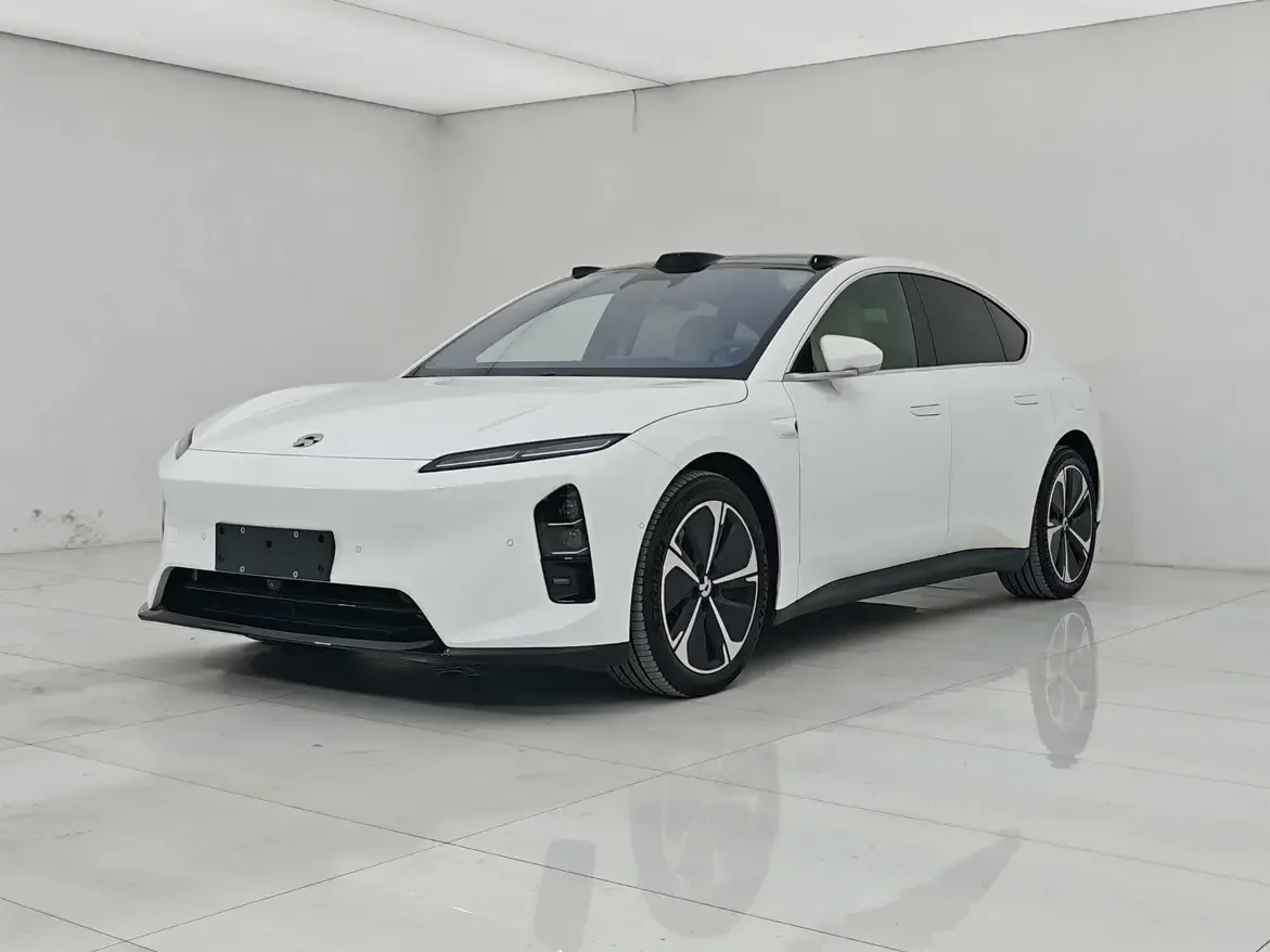 NIO ET5  из Китая