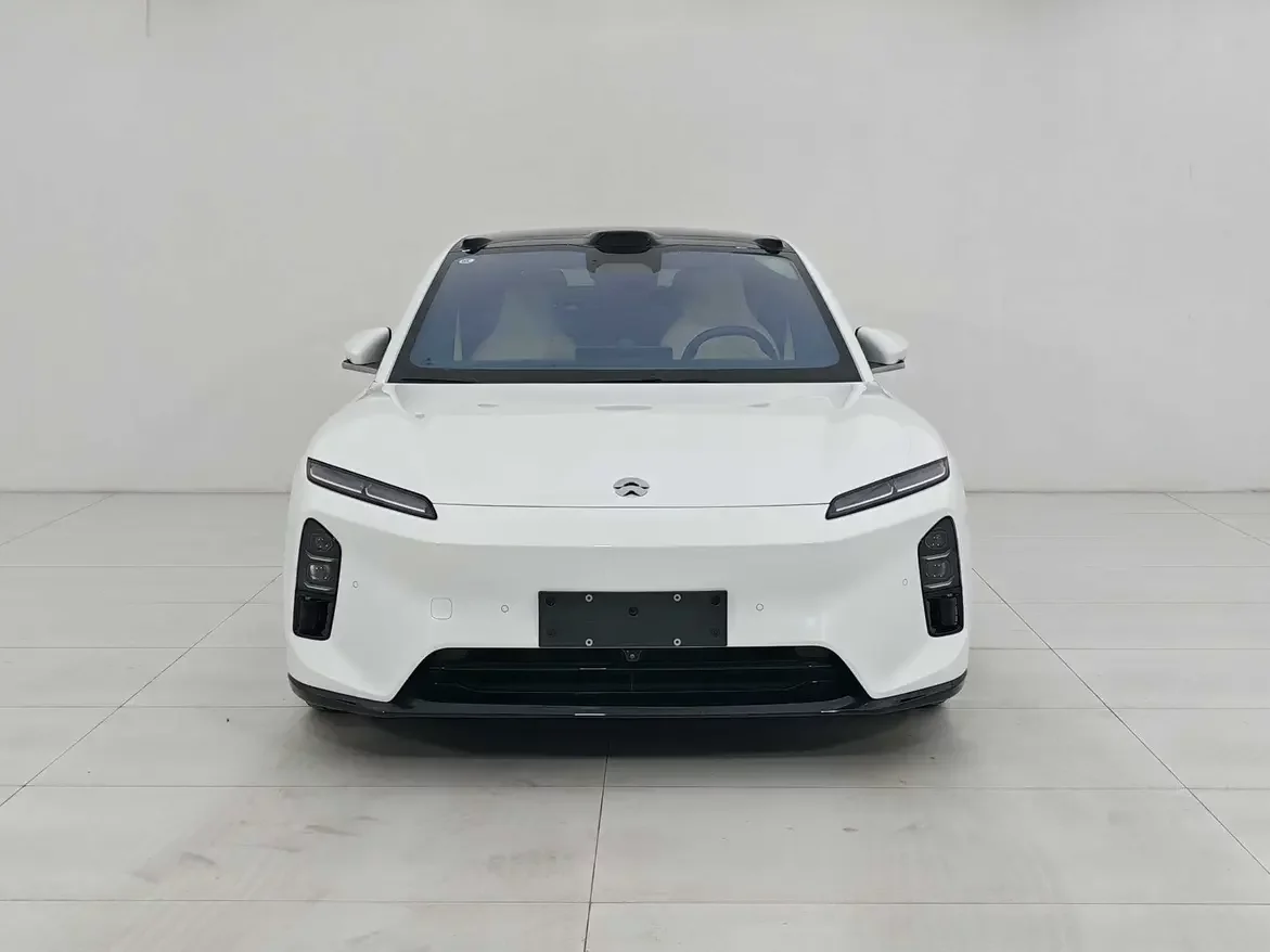 NIO ET5  из Китая