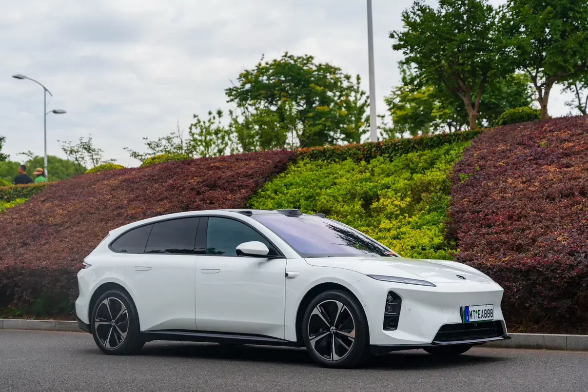 NIO ET5T