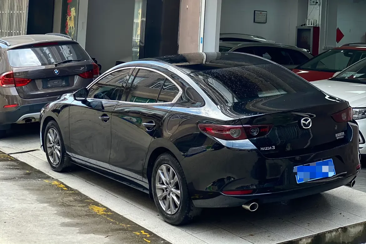 Mazda Axela