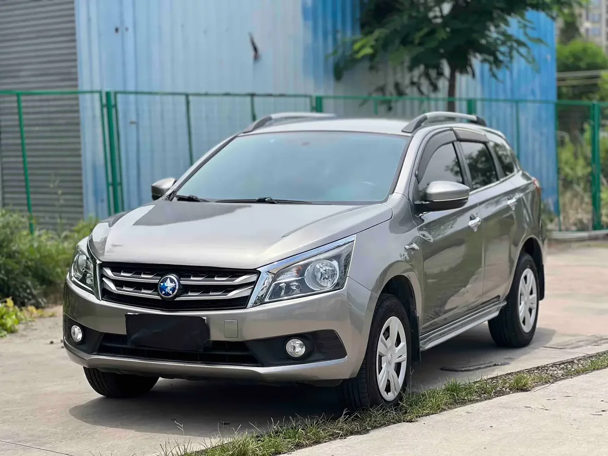 Kai Chen Venucia T70