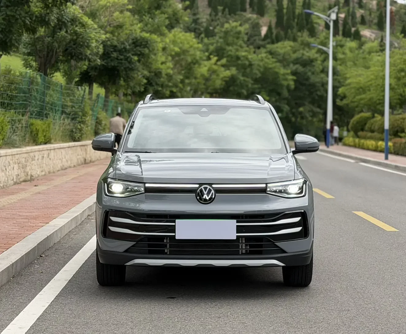 Volkswagen Tharu