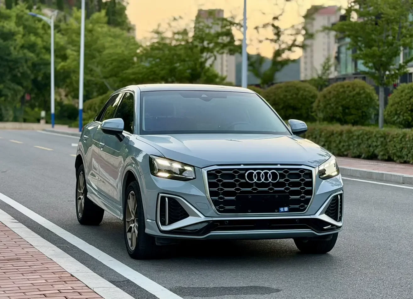 Audi Q2L