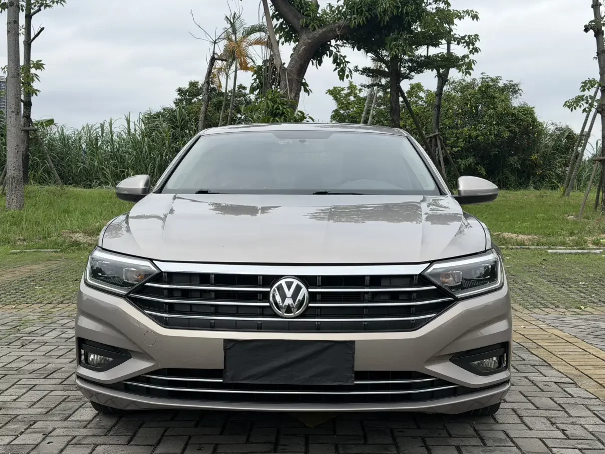 Volkswagen Sagitar