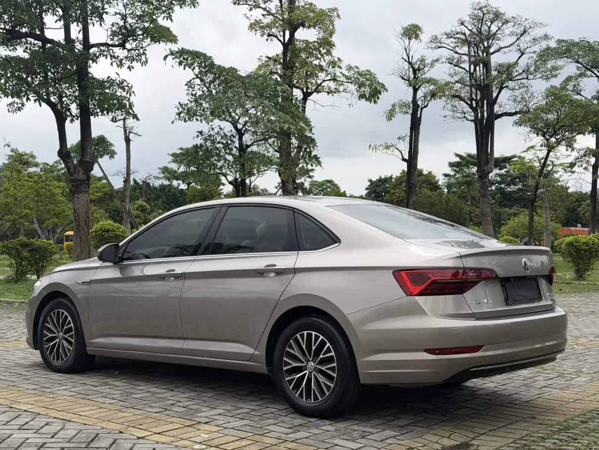 Volkswagen Sagitar