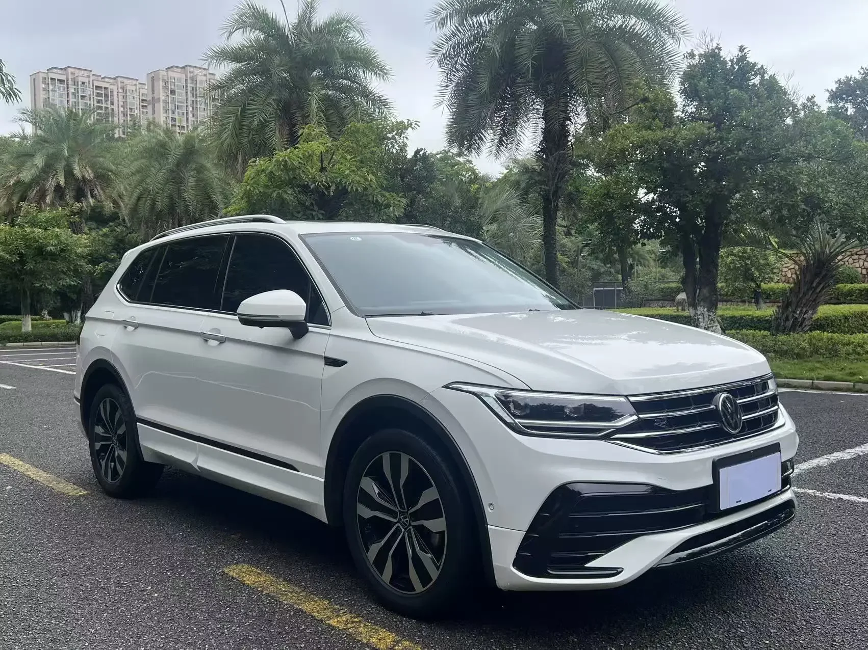 Volkswagen Tiguan L