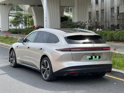 NIO ET5T
