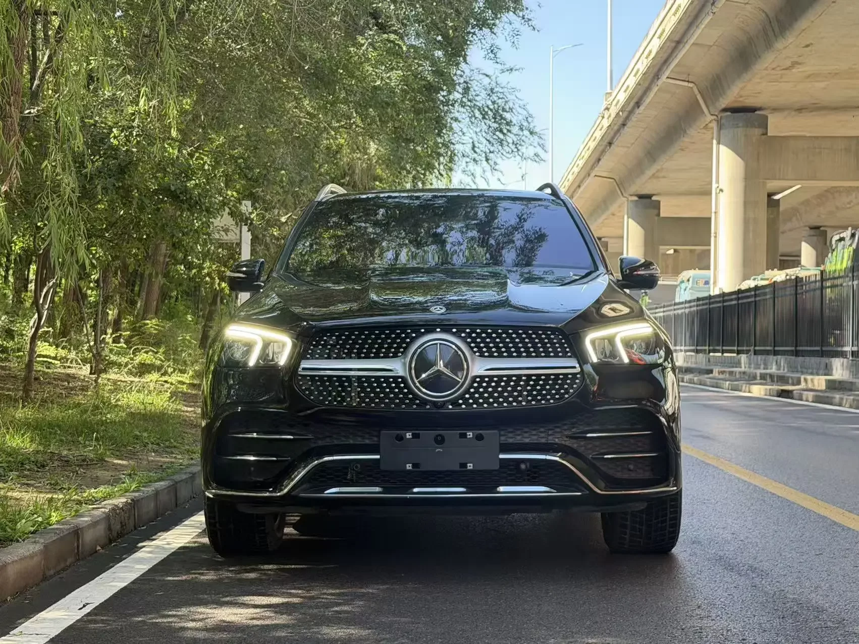 Mercedes-Benz GLE (Imported)