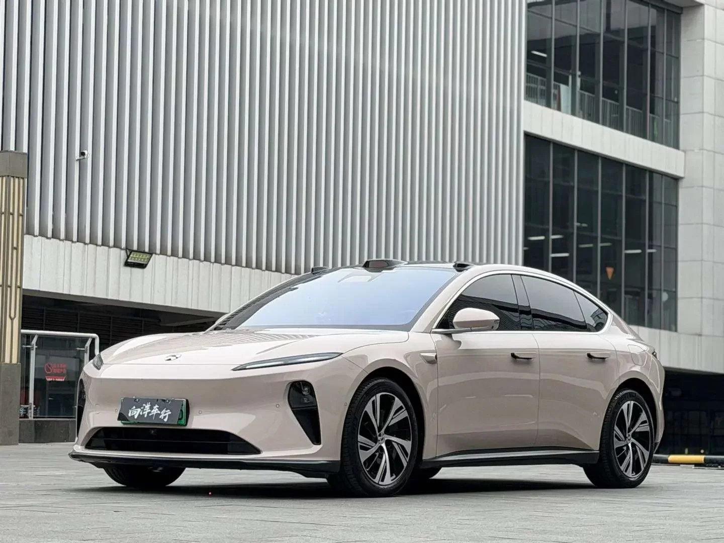 NIO ET5