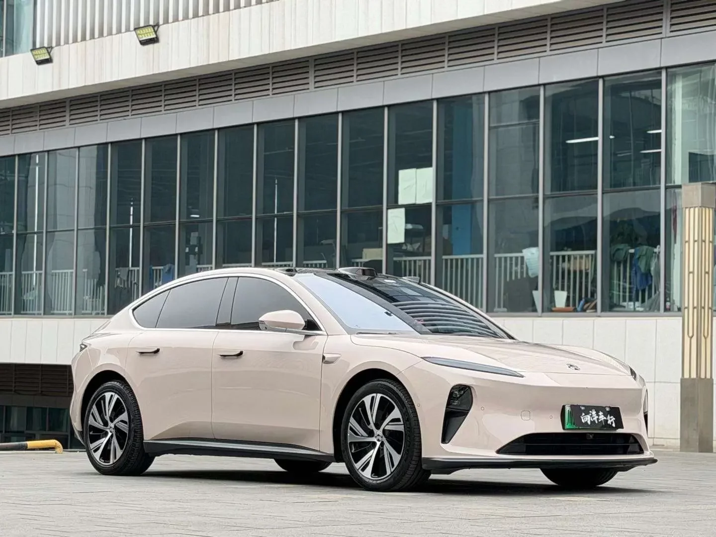 NIO ET5