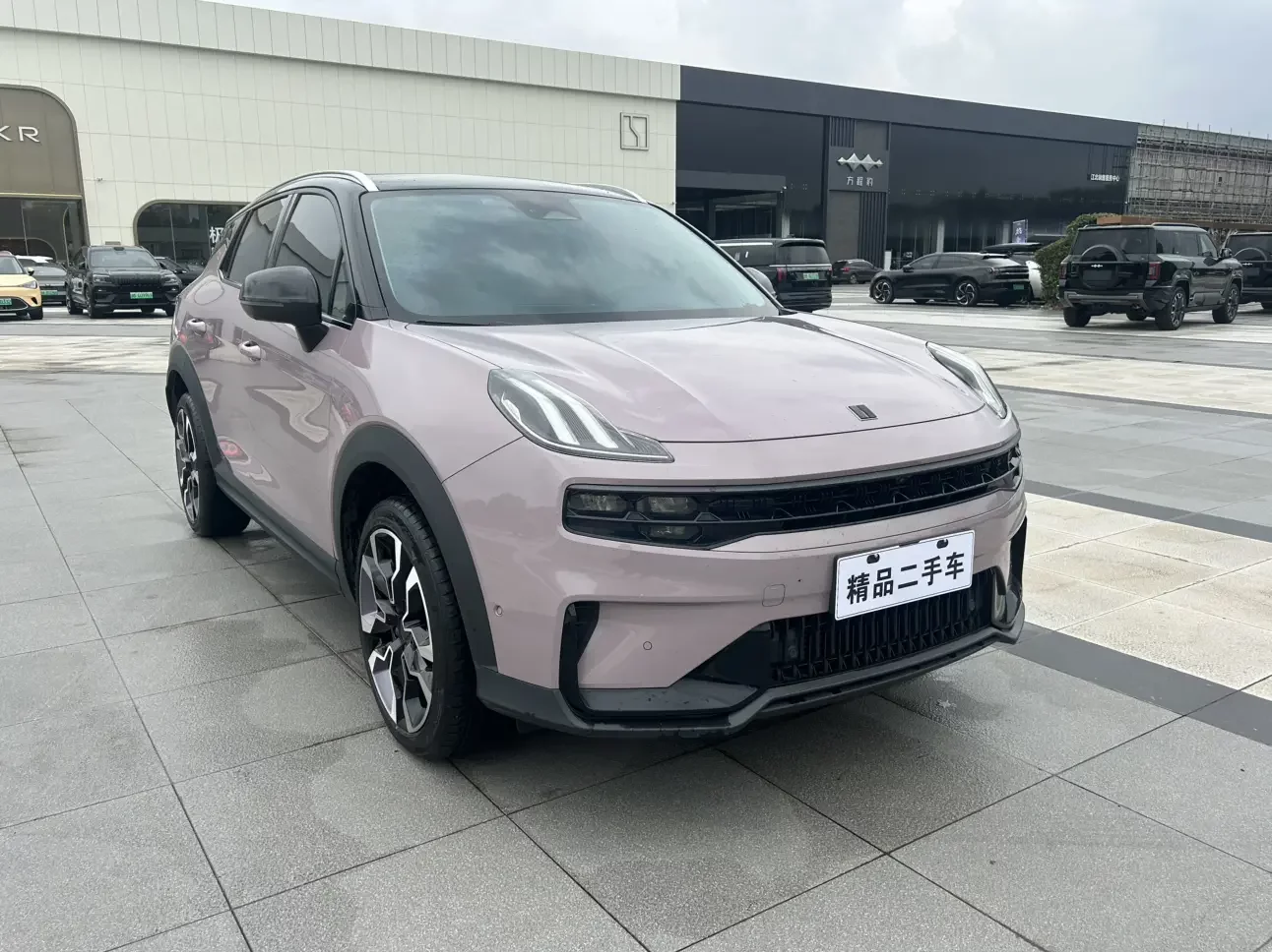 Lynk & Co 06