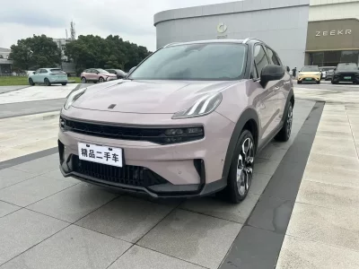Lynk & Co 06