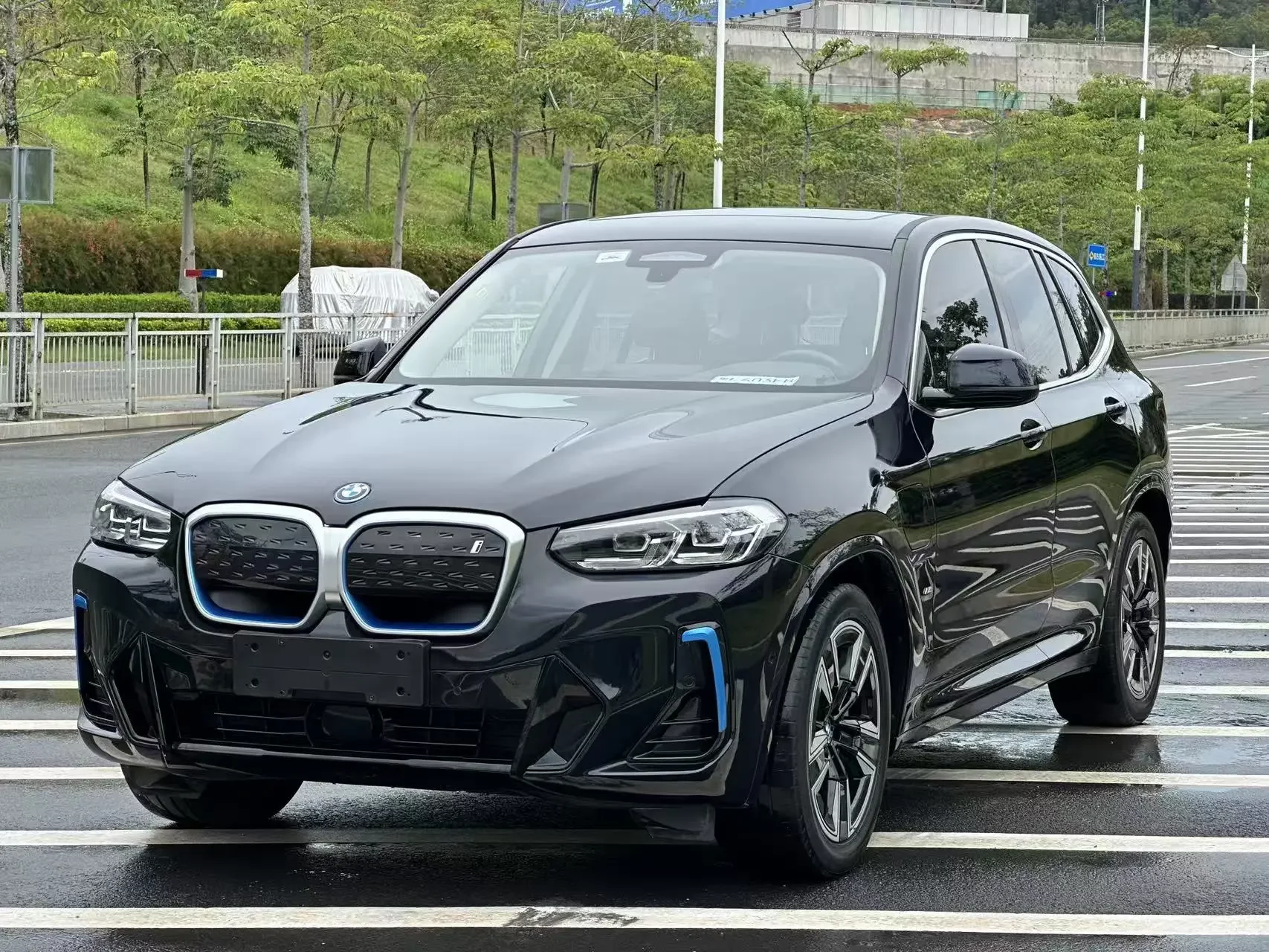 BMW iX3