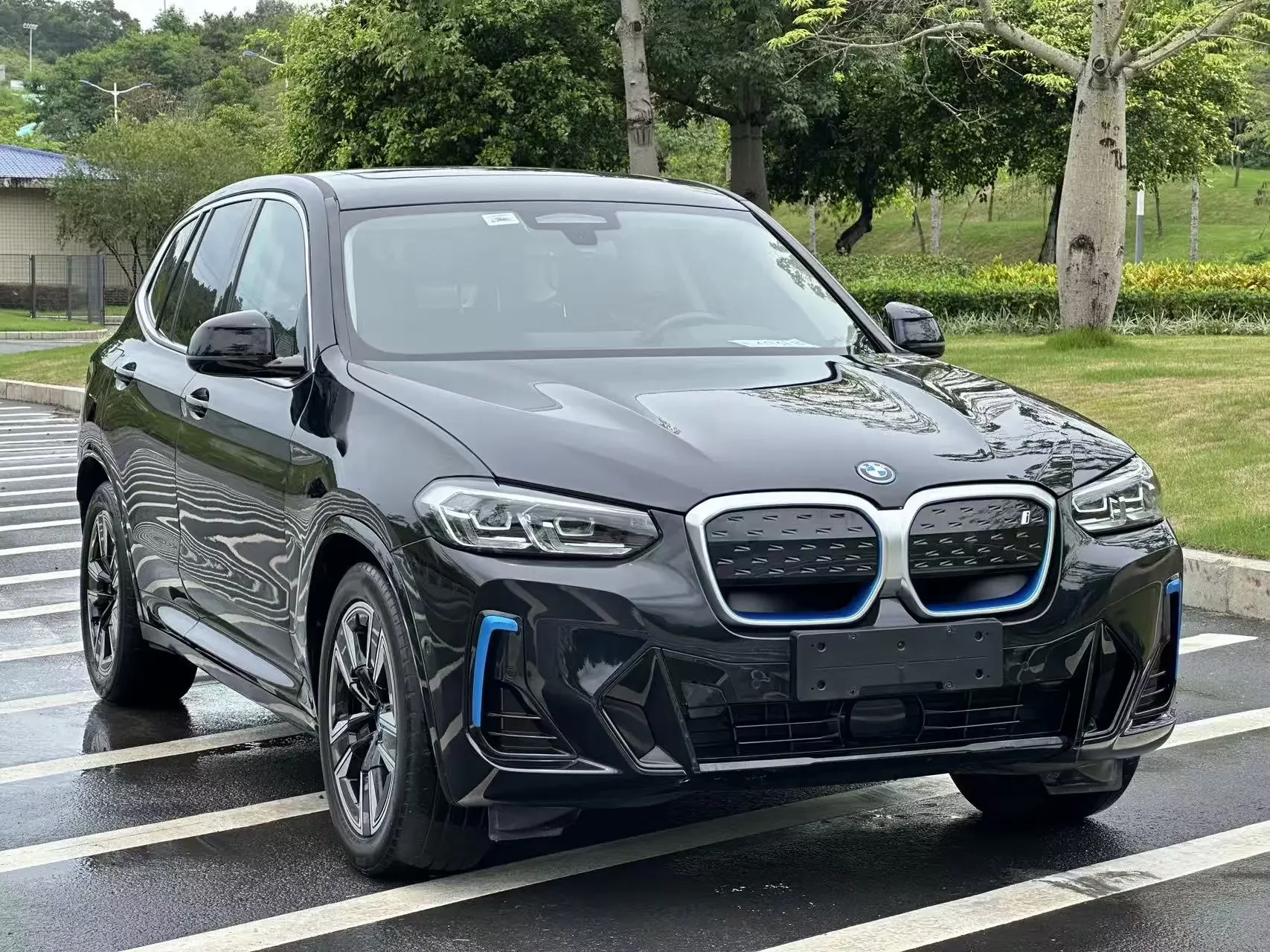 BMW iX3