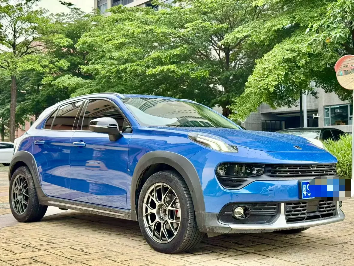 Lynk & Co 02