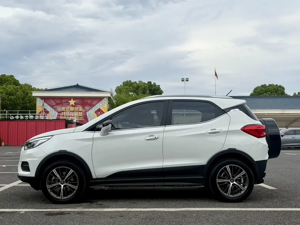 BYD Yuan EV