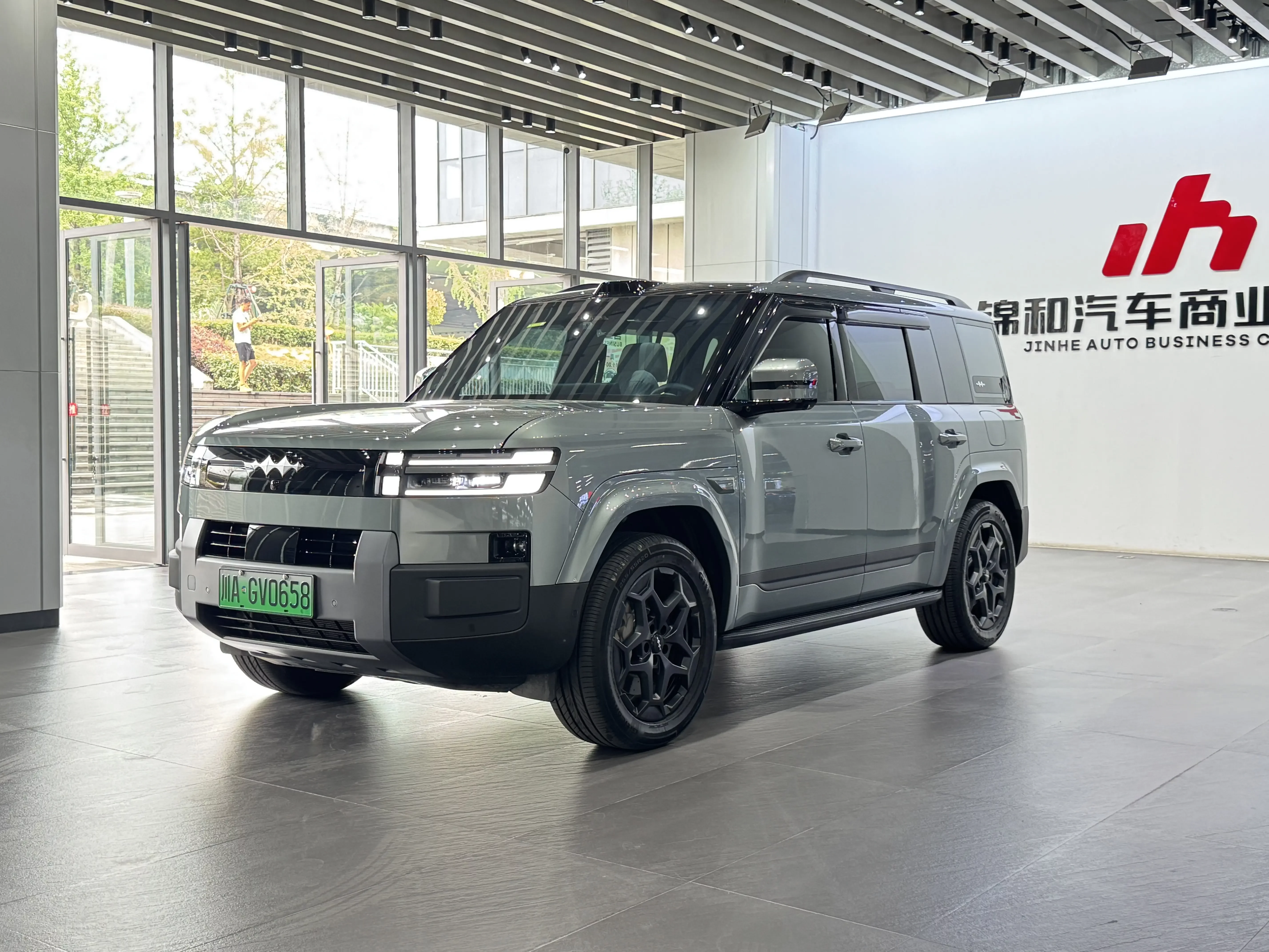 BYD Leopard Titanium 7 PHEV