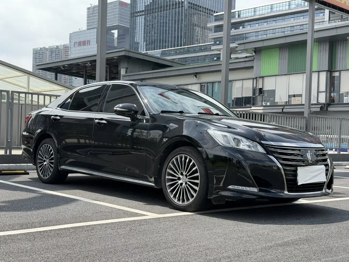 Toyota crown