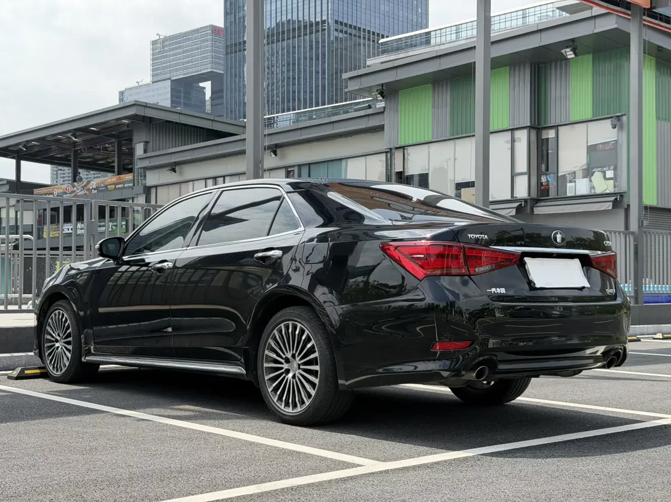 Toyota crown