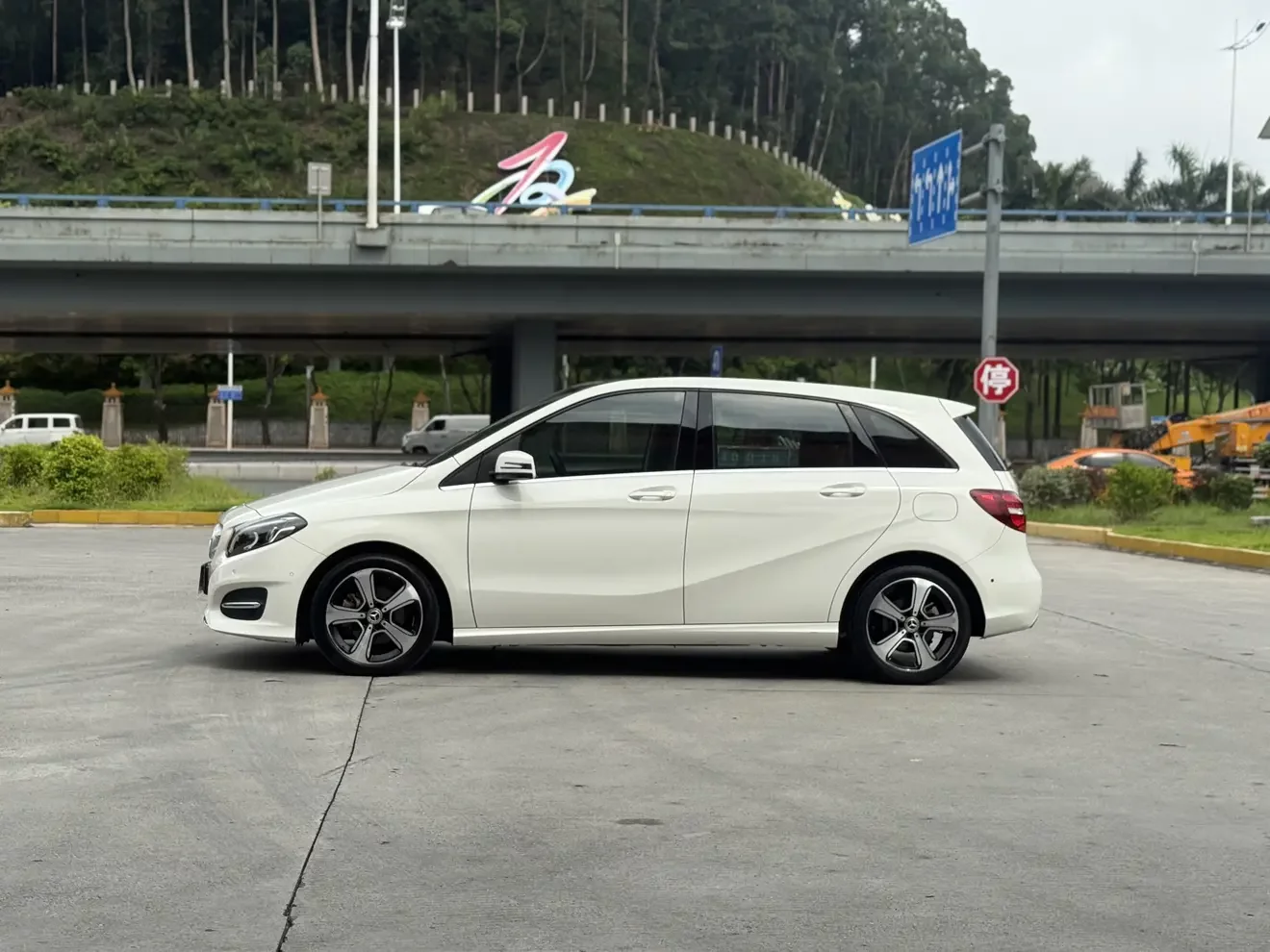 Mercedes-Benz B Class