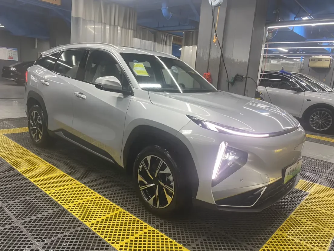 Geely Galaxy L7