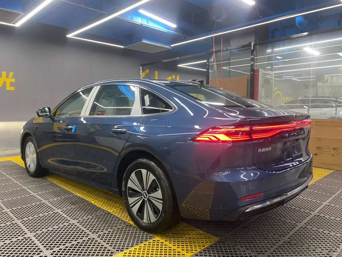 Geely Galaxy A7 EM