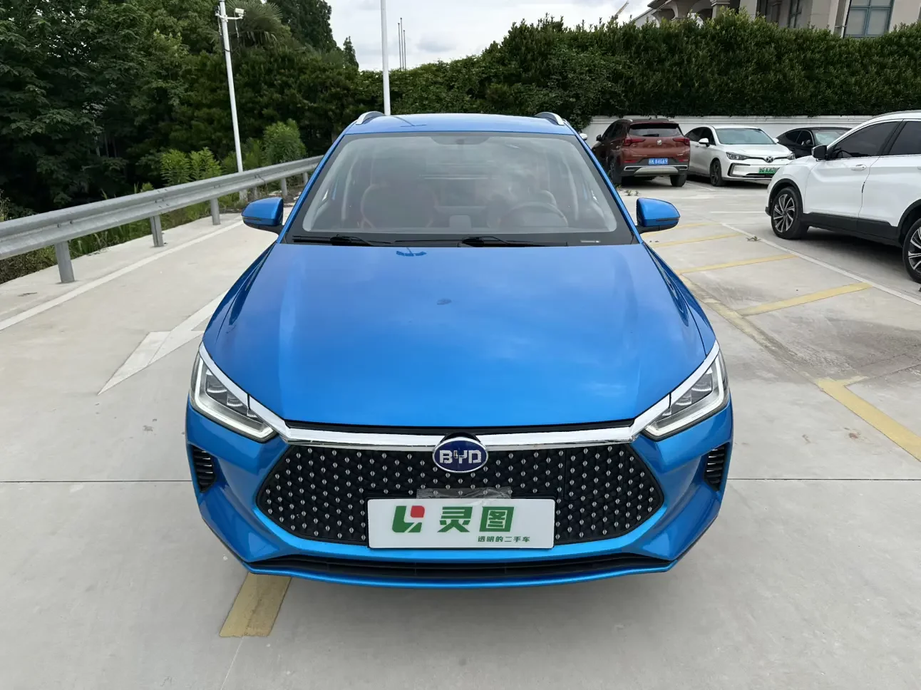 BYD e2