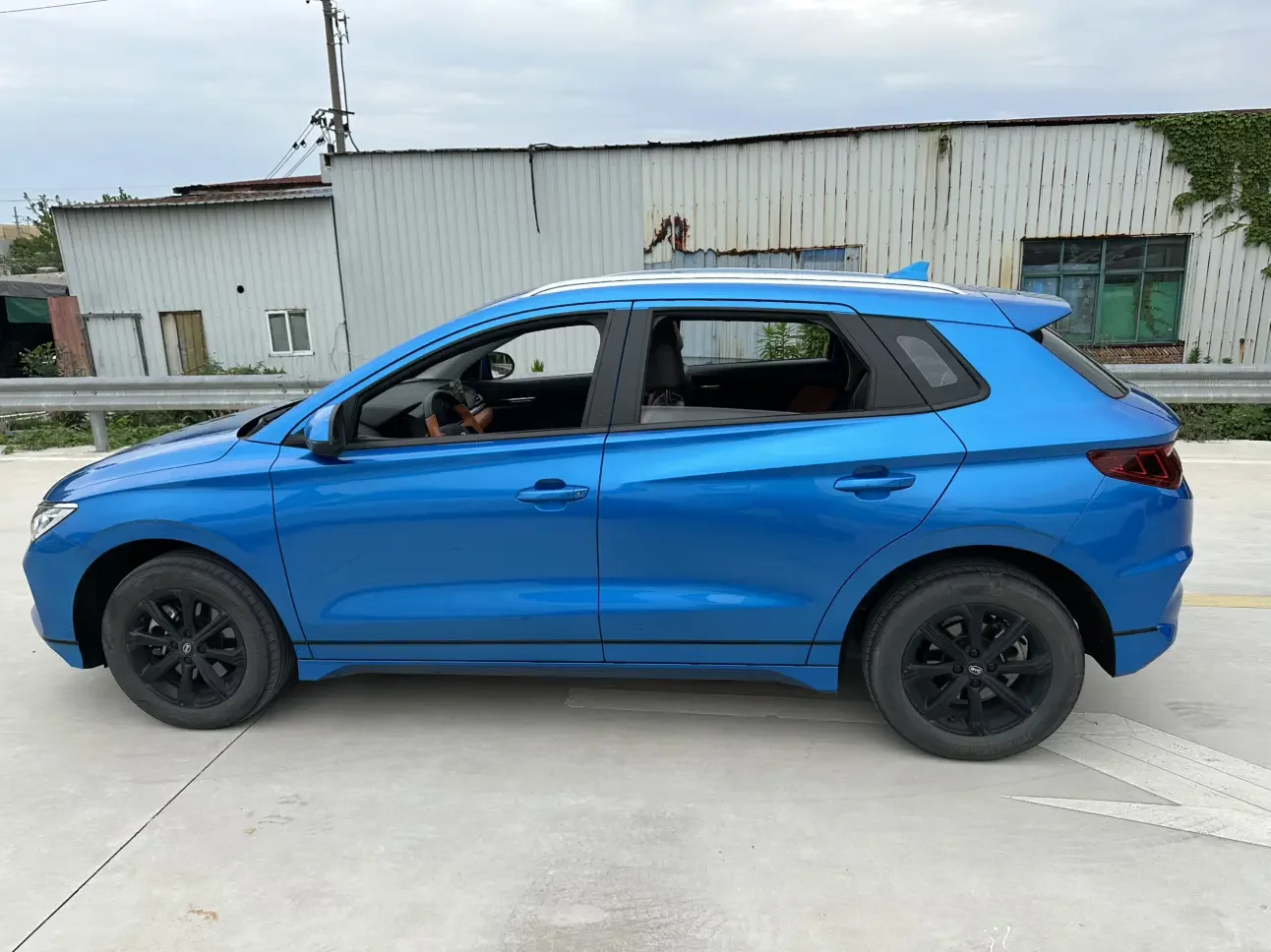 BYD e2