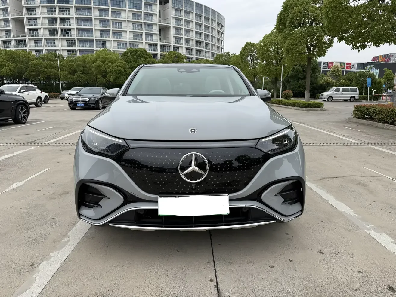 Mercedes-Benz EQE SUV