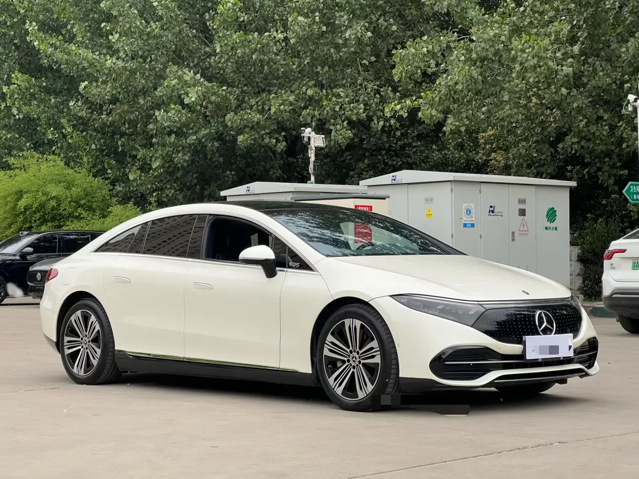 Mercedes-Benz EQS