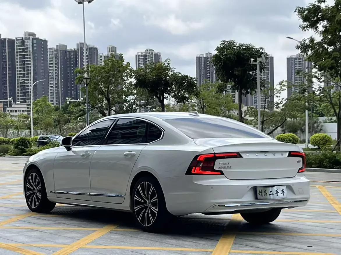 Volvo S90