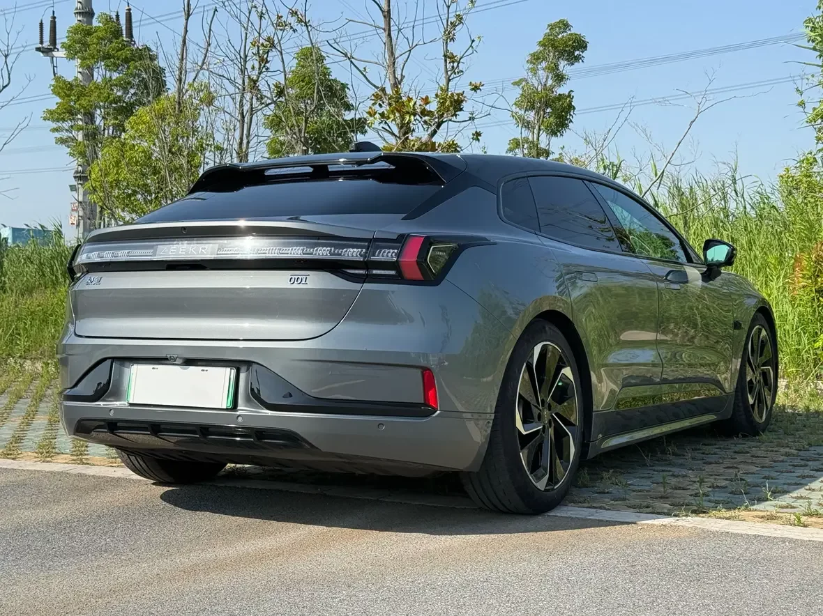 ZEEKR 001