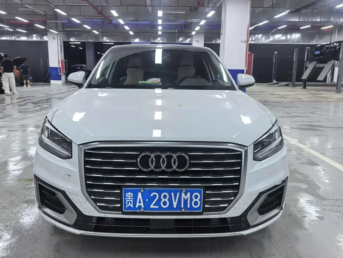 Audi Q2L