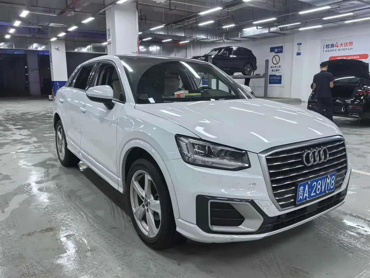 Audi Q2L