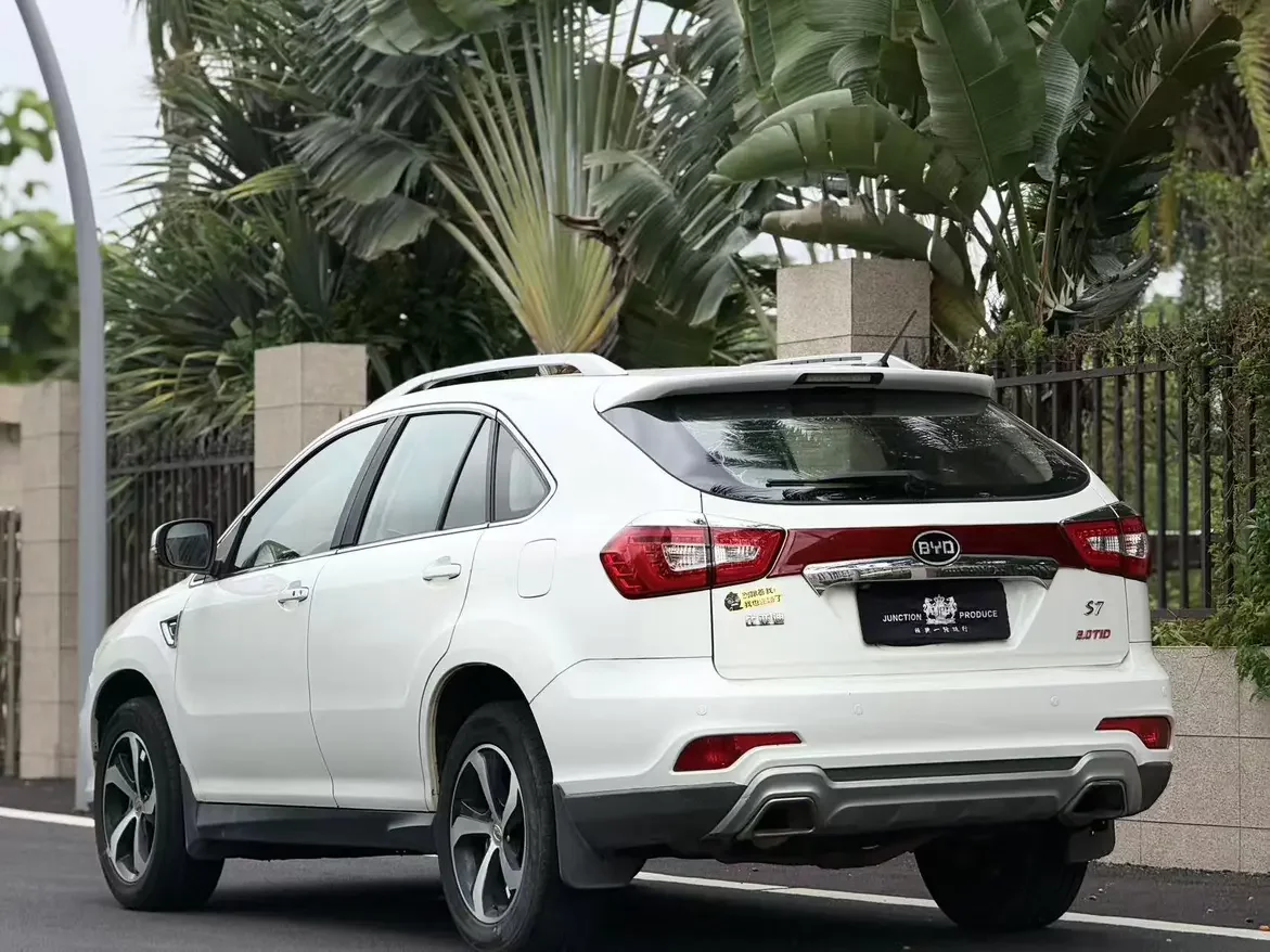 BYD S7