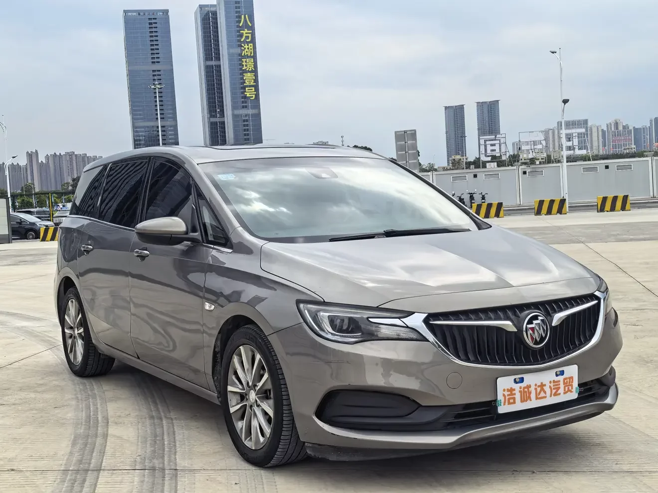 Buick GL6