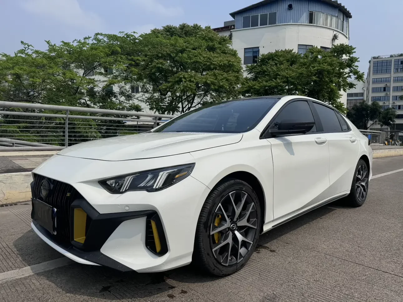 GAC Trumpchi Empow  из Китая