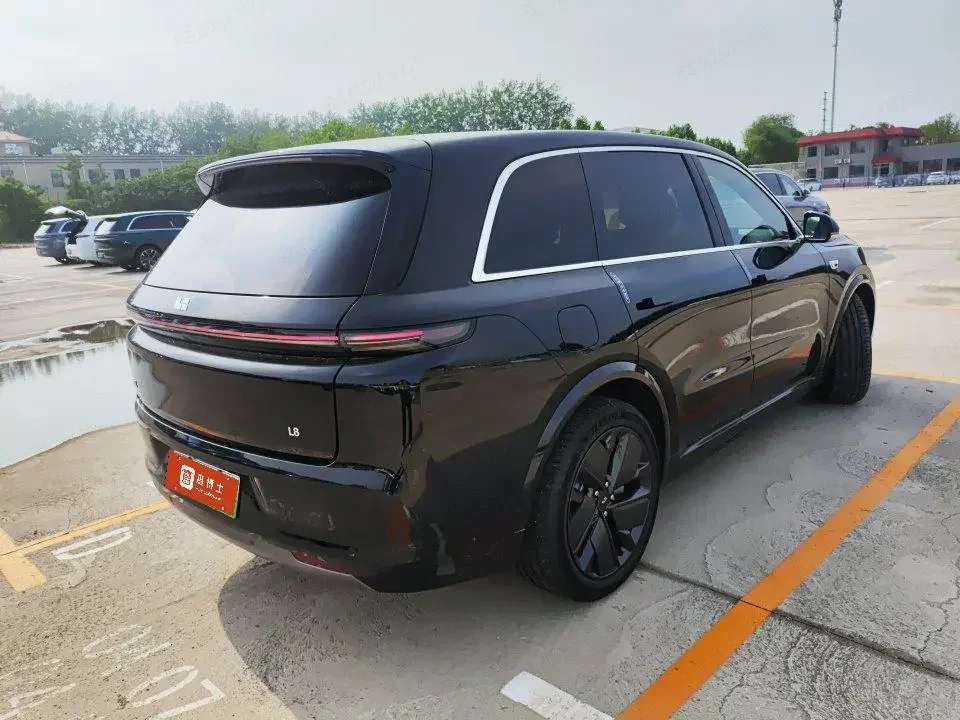 Lixiang L8