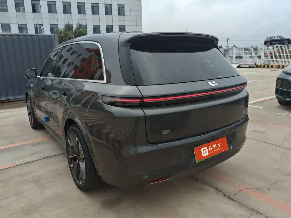 Lixiang L8