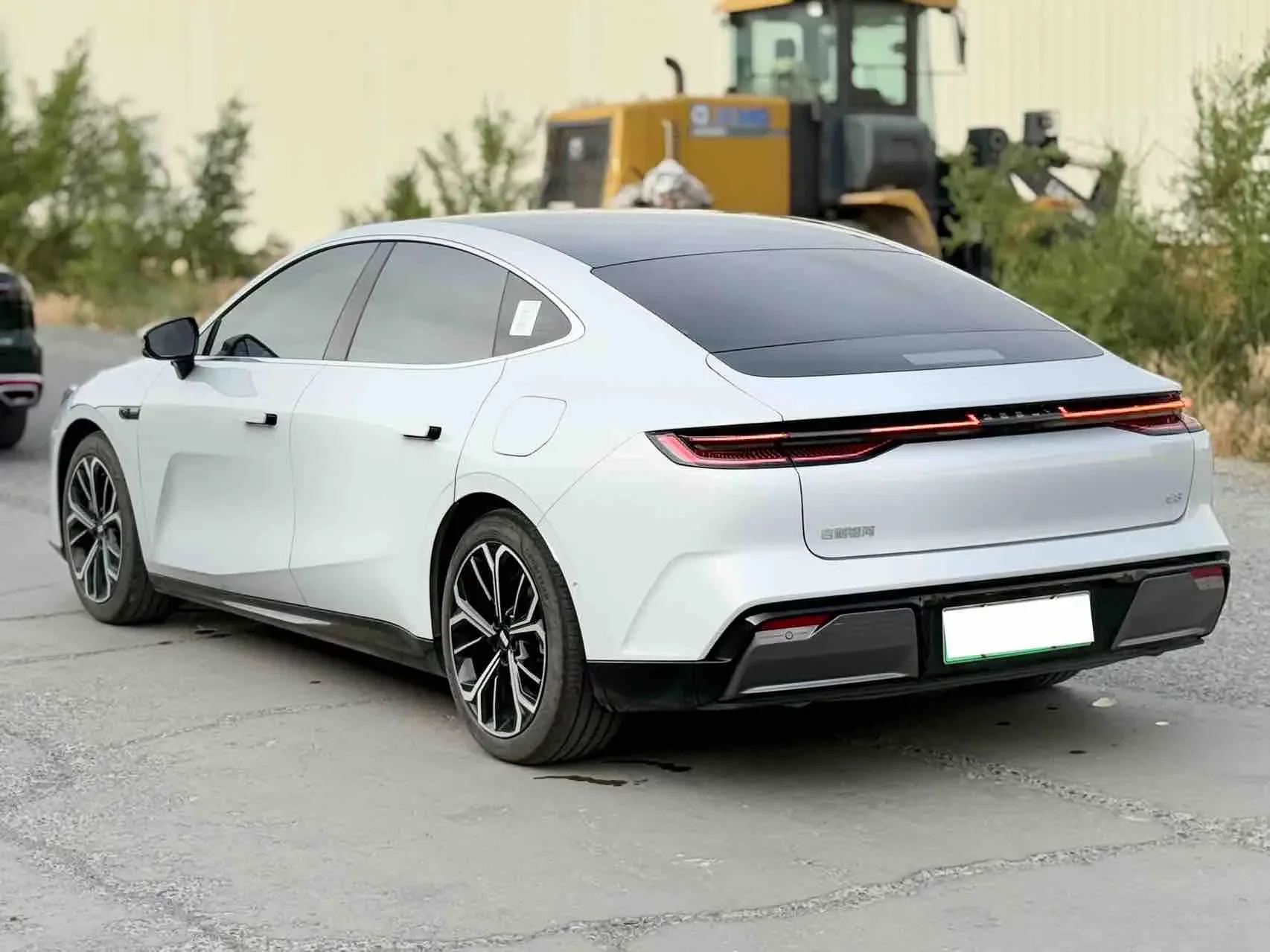 Geely Galaxy E8