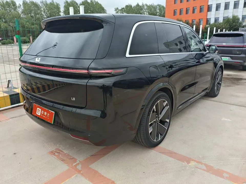 Lixiang L8